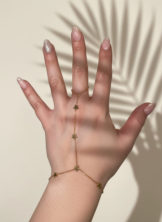 Estrellina Hand Chain